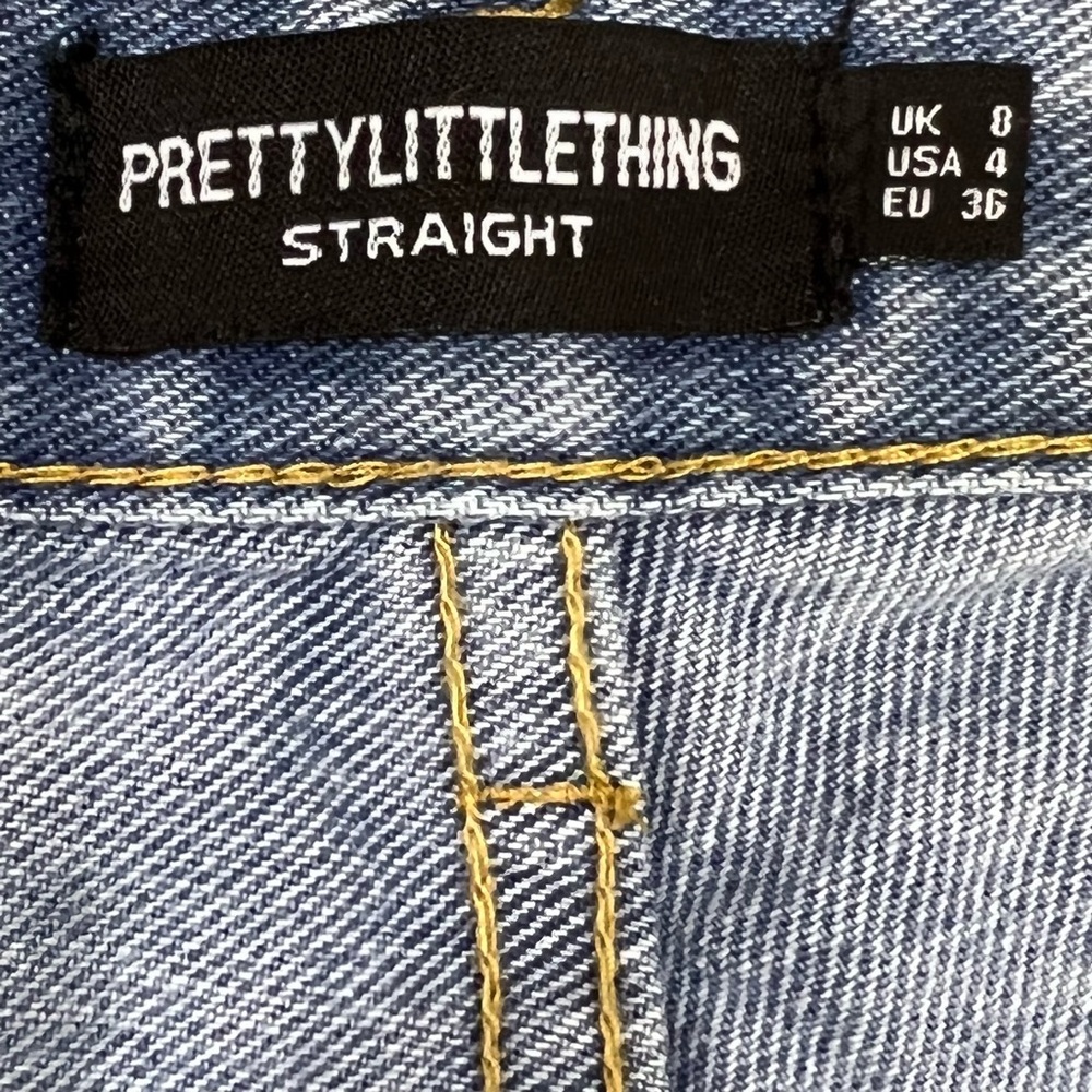 NEW WITH TAGS! Pretty Little Thing Light Blue Wash Long Leg Split Hem Jeans - Picture 12 of 16